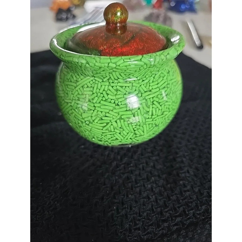 Small‎ Handmade Decorative Jar Green Red Keys Trinkets Candy Change.  609